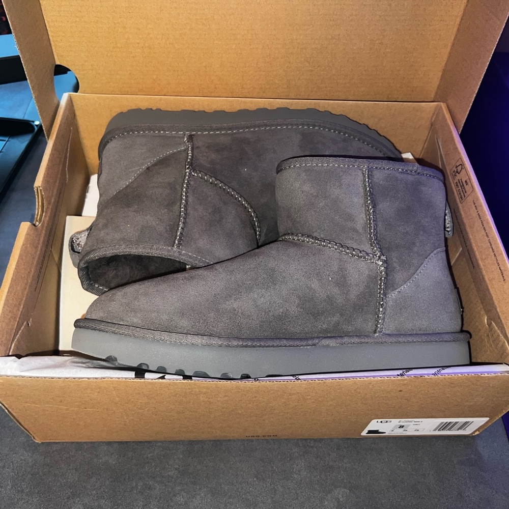 Ugg Classic Mini II